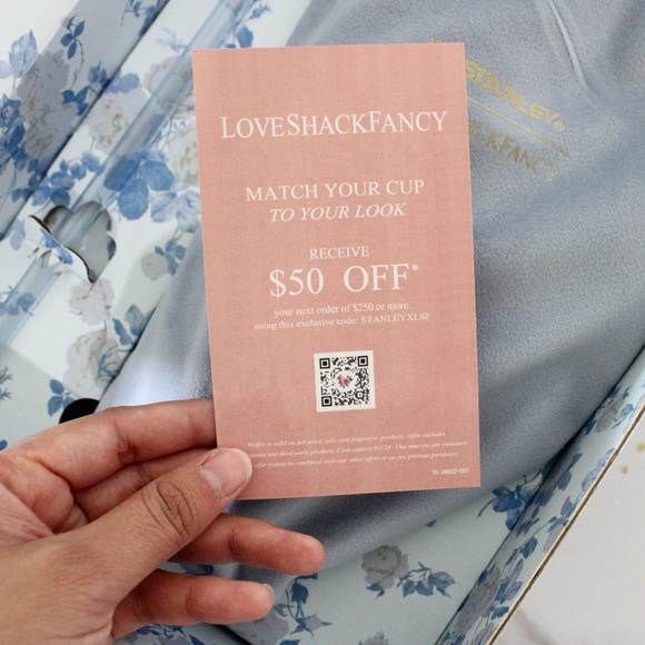 Stanley x LoveShackFancy Everblooming Rosettes 40 oz Tumbler - Picture 9 of 11